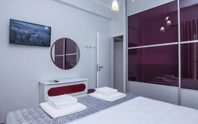 Central 2Bd Apt w Balcony by Monastiraki