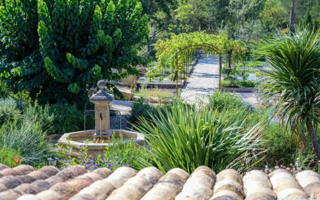 DOMAINE jusqu'à 16 personnes - 3 Villas - 3 Piscines