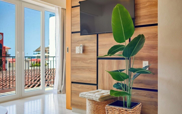 Cozy 1Br Apt - Pool - Gym - 2 Min to the Beach