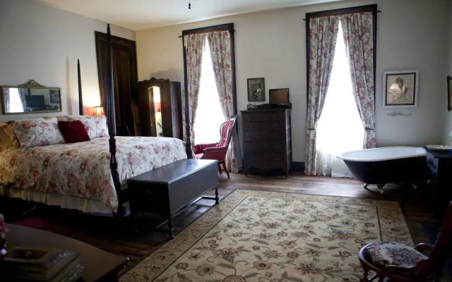 1818 Main Street Bed & Breakfast