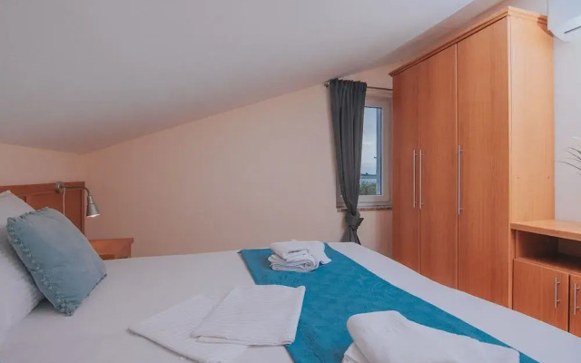 Pool Apartments Tolo