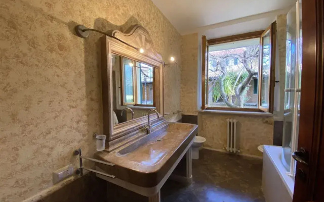 Apartment in Villa With Garden-rif Gioco