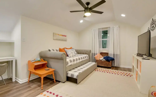 Updated Granbury Home in Historic District!