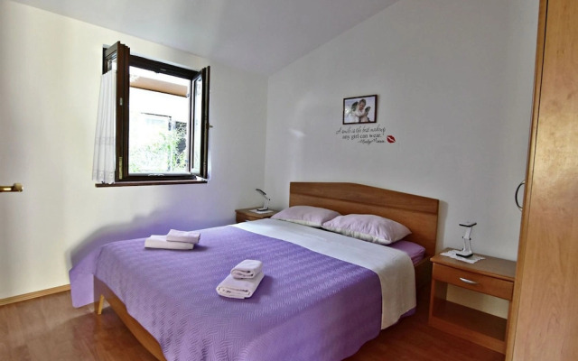 Garden Apartment in Umag