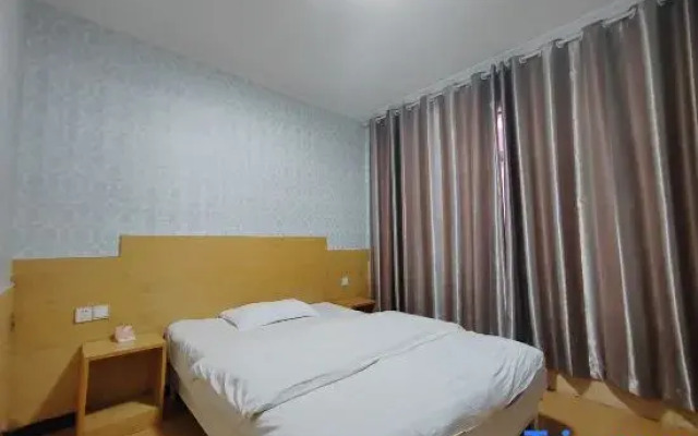 Hejia Hotel (Shangqiu Normal University Branch)