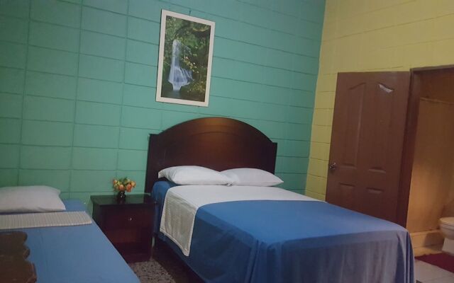 Отель Guesthouse Dos Molinos комната для гостей