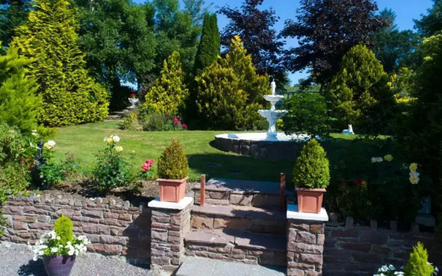 Inch View Lodge