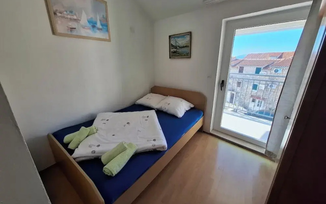 Apartments Kastilac with sea view