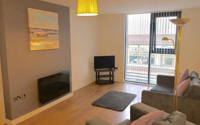 Station Court - Riverside