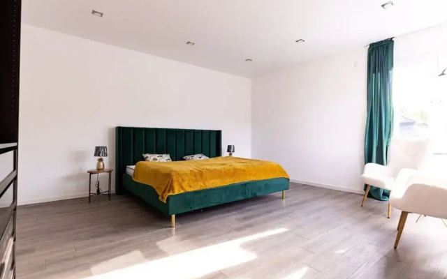 Apartment for 6 Modern Retreat