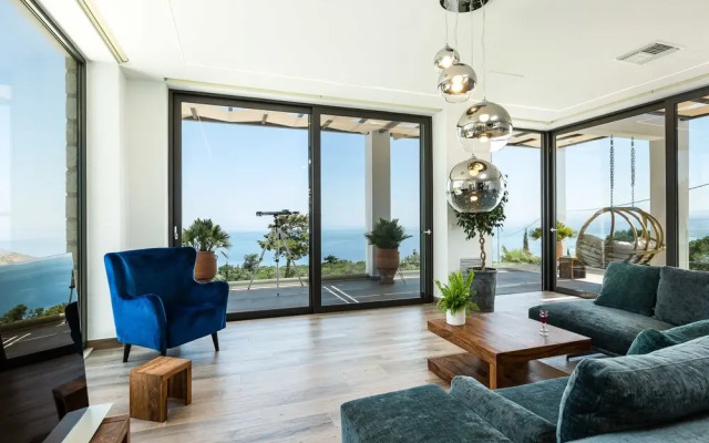 Villa Blue Skyline