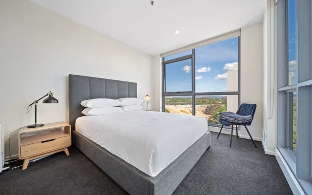 Glorious Central Canberra 1-bed With Pool & Sauna