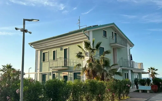 Green House Beach