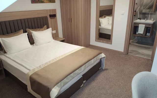 Evelin Deluxe House