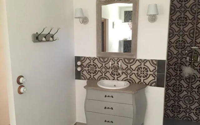 Villa With 4 Bedrooms in Althen-des-paluds, With Private Pool, Enclose