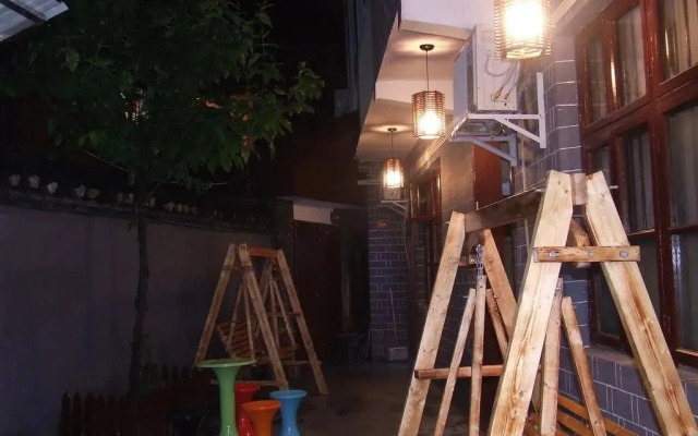 Yebuguisu Hostel