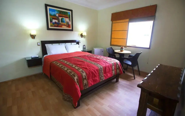 Hotel Tinkus Inn