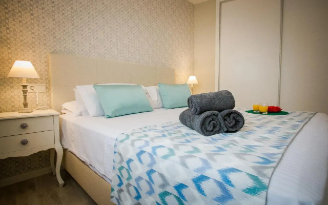 Holidays2Malaga Suites Apartments