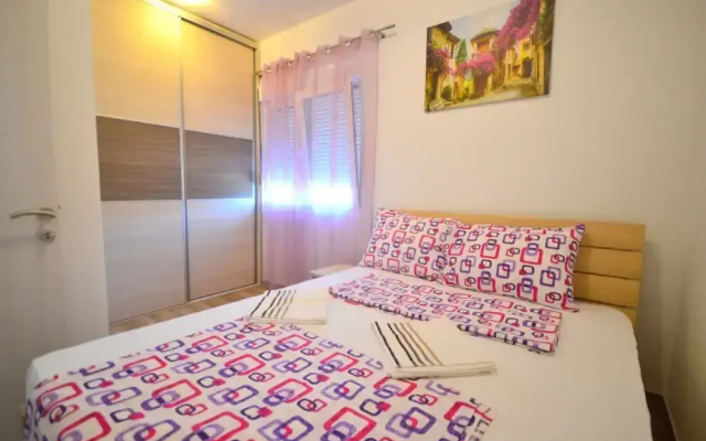 Isidora Apartments