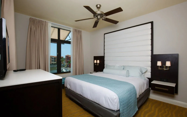 Naples Bay Resort & Marina