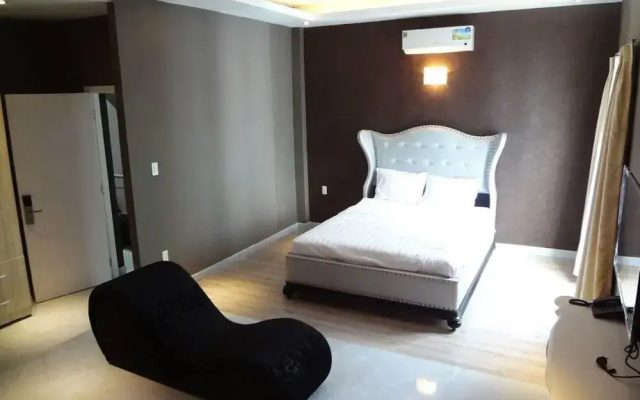 Love Point Hotel