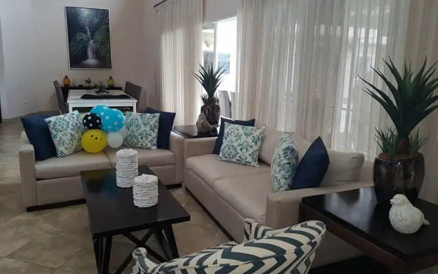 New six Bedroom With BBQ and Large Pool