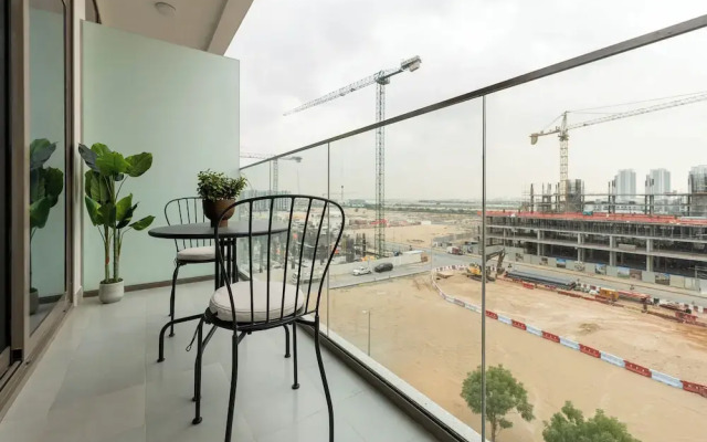 Luxury Studio with Pool - Azizi Vista