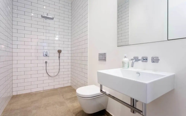 Contemporary Studio in Swiss Cottage
