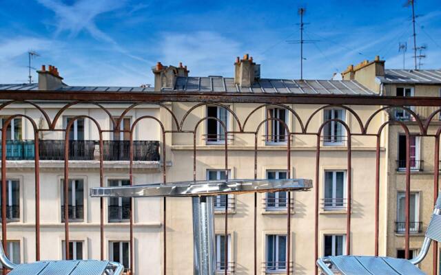 Отель Hôtel De Venise вид на фасад