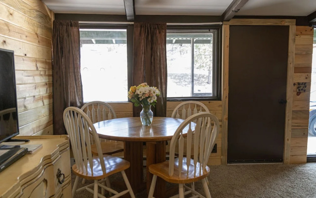 Estes Lake Lodge