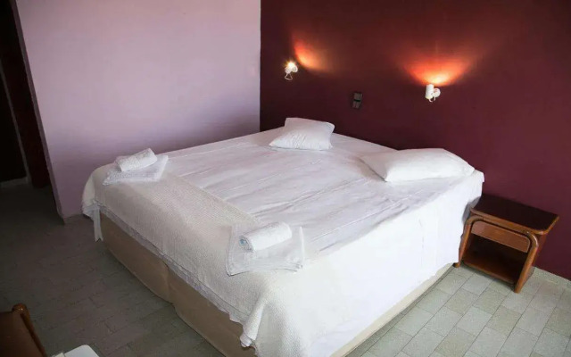 Petania Hotel & Apartments