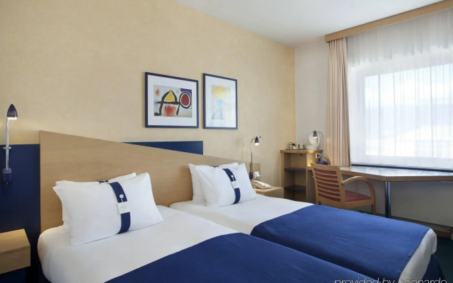 Holiday Inn Express Geneva Airport by IHG
