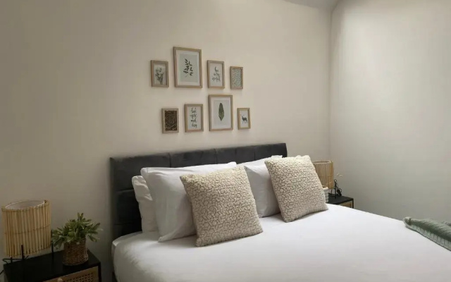 Hounds Gate Luxury Apartments by 1508 Stays