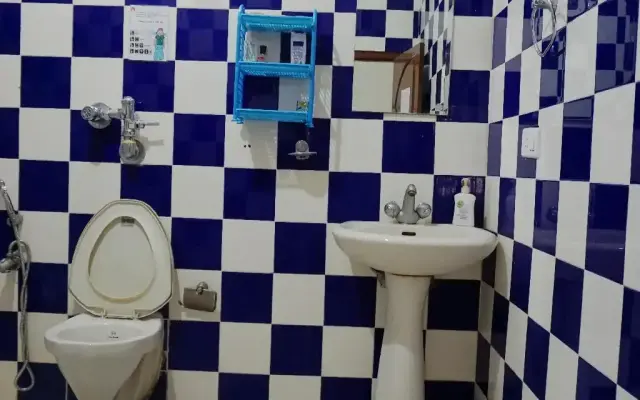 AAO Hostels