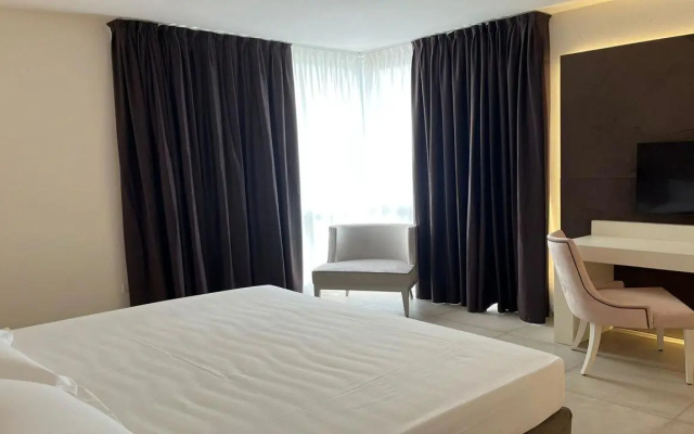 M2 Hotel