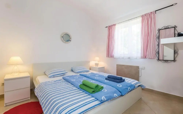 Beautiful Home in Njivice With Wifi and 3 Bedrooms