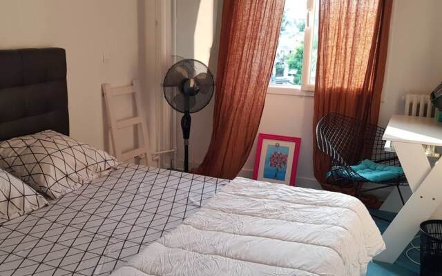 Апартаменты Spacious 2 Bedroom Apartment in Le Quartier Latin комната для гостей