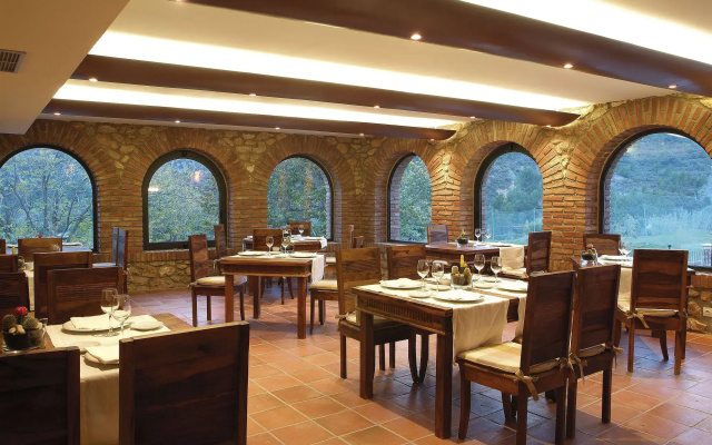 La Figuerola Hotel & Restaurant