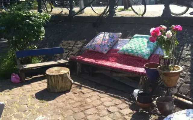 Houseboat Amsterdam