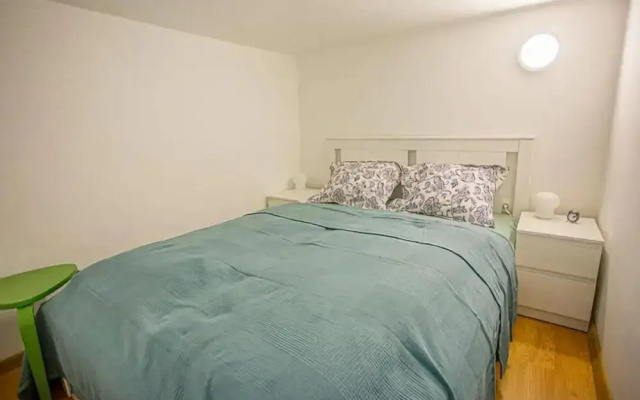 Boutique apartment in the party street