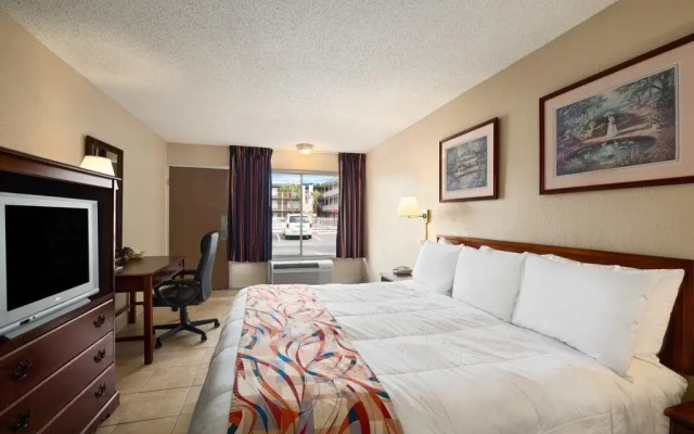 Days Inn Tampa North of Busch Gardens