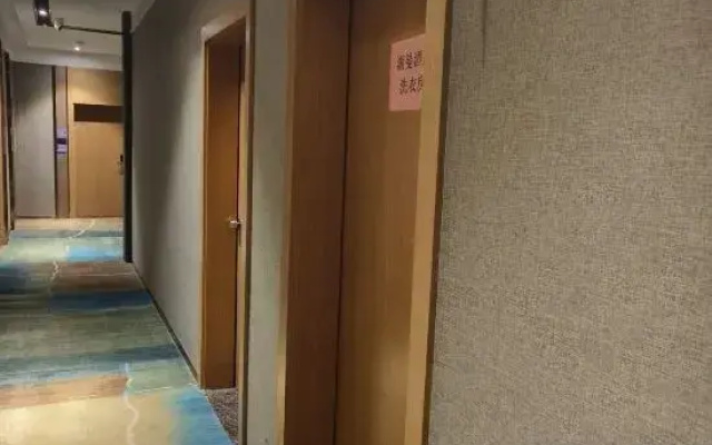 Human Hotel