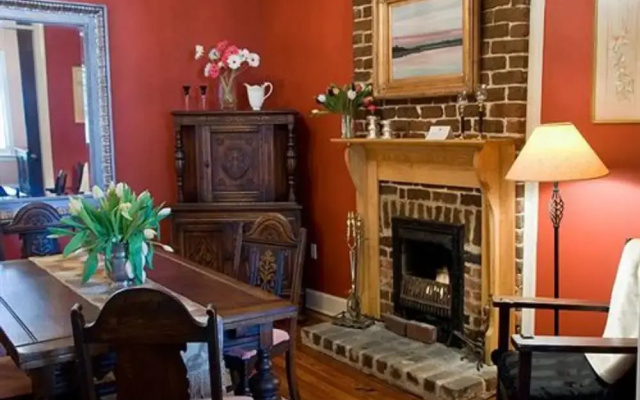Armstrong Inns