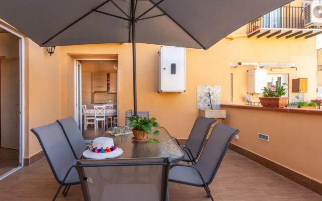Kalsa Apartment with Terrace