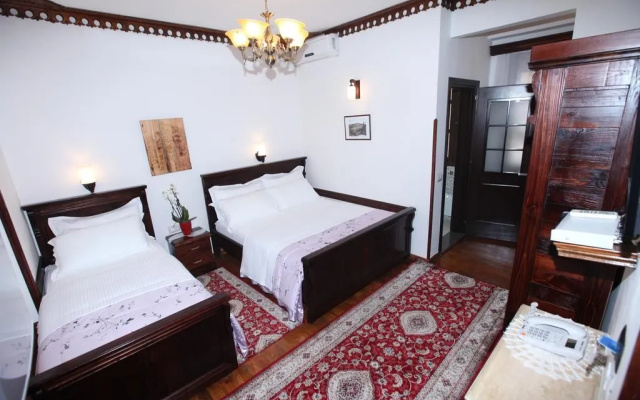 Antipatrea Hotel