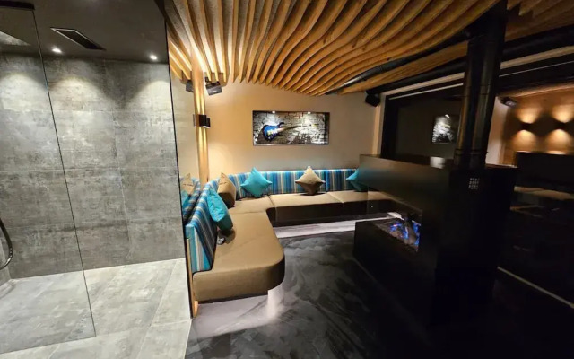 Chalet in Zillertal Near Ski Slopes & Whirlpool