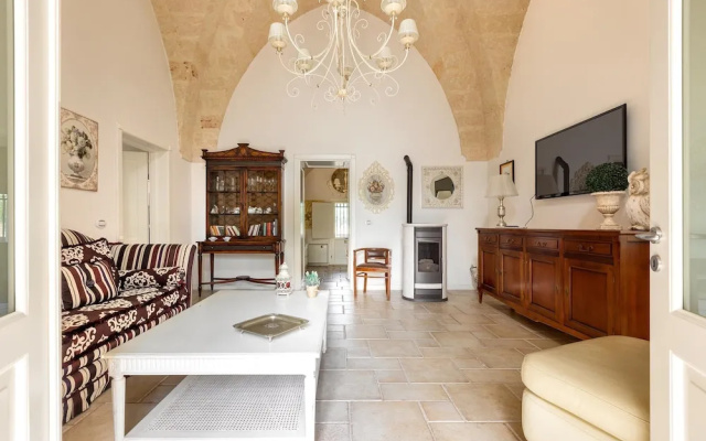 1966 Villa Medici Alla Macchia by Perle di Puglia