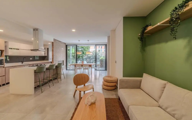 w Spacious 3BR w Outdoor Dining Terrace in Laureles