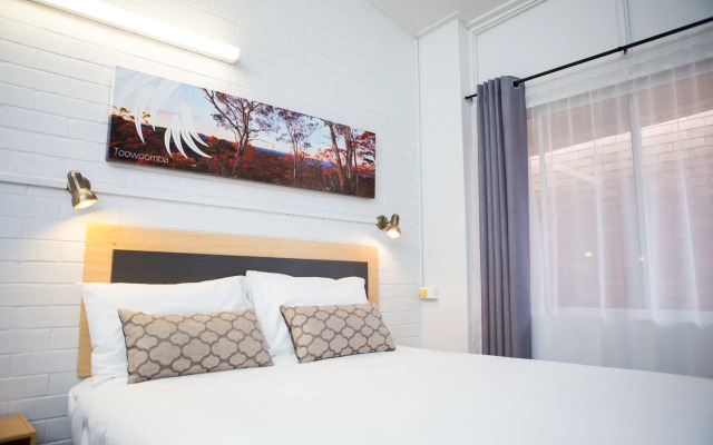 Downs Motel