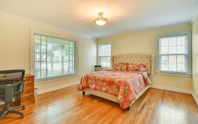 Spacious Amarillo Home With Shared Fire Pit!